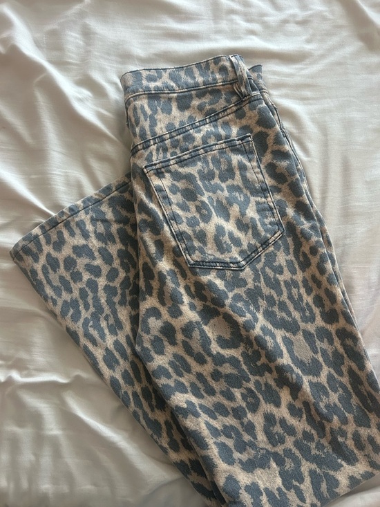 Good American Denim - Good American Kick Flare Leopard Jeans size 6